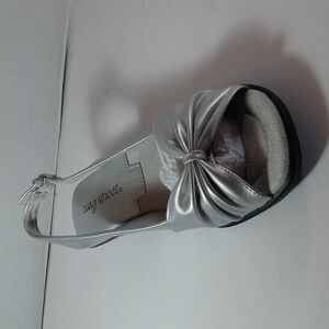 Sandal